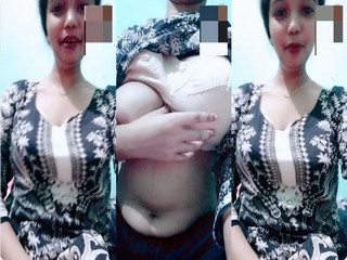 Horny Desi Girl Shows Her Big Boobs on VC