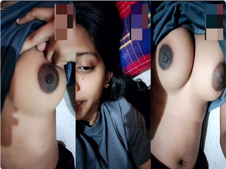 Cute Mallu Girl Shows Boobs